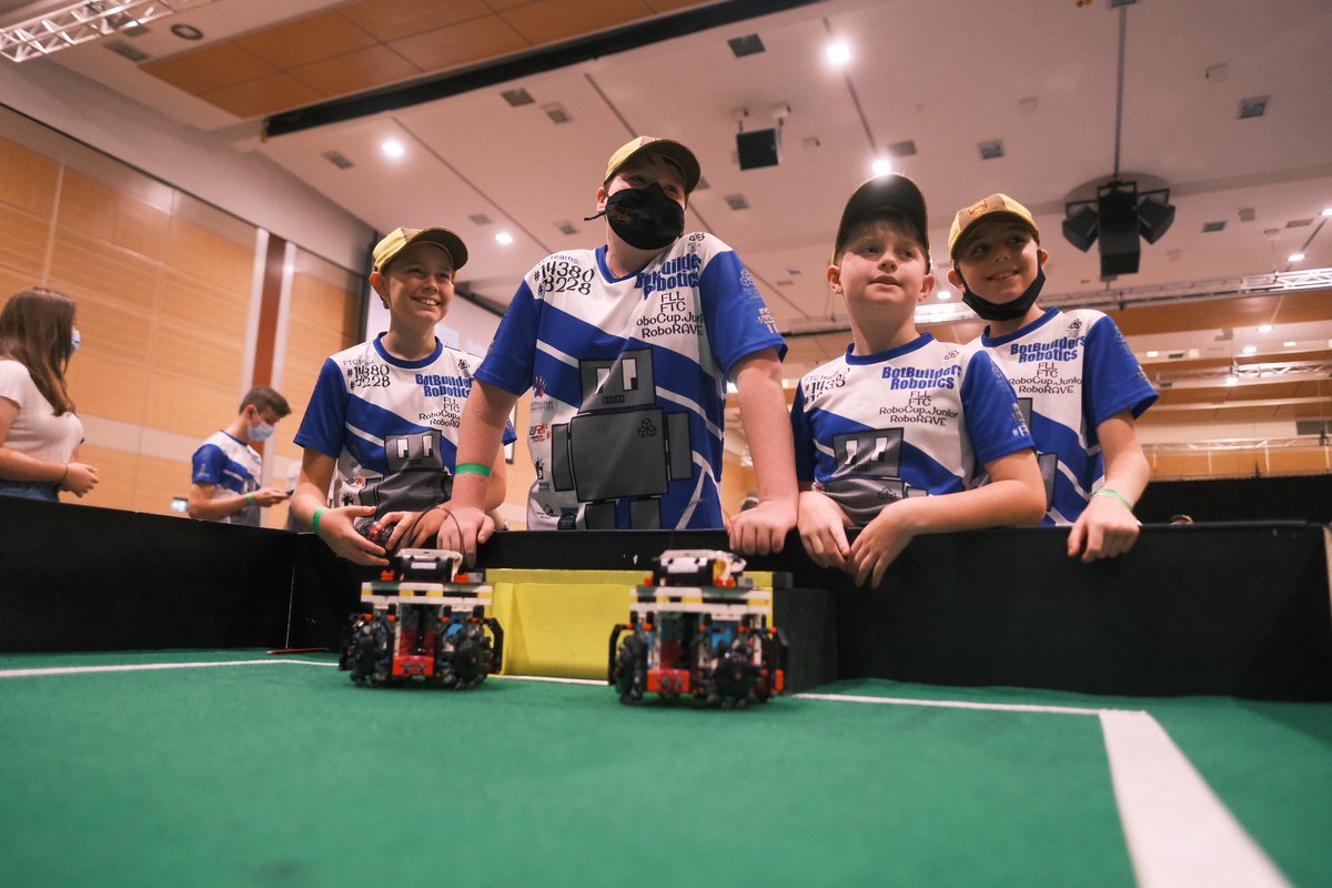 RoboCupJrQLD's tweet photo. Squad goals!!
#RCJQ #RCJA https://t.co/i78FtPw2w9