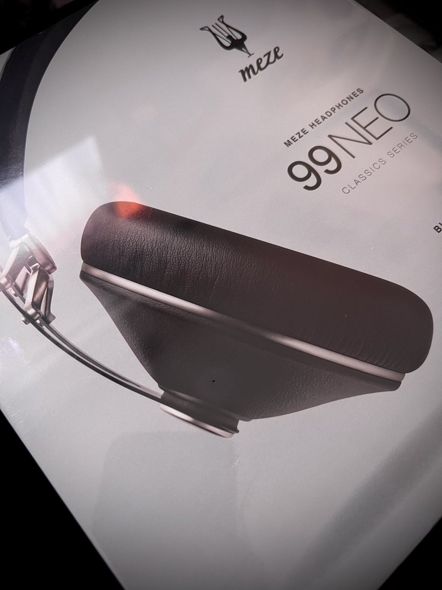 PinkloopSmilez's tweet photo. Meze Audio 99Neo着弾しました!
あと前に届いたケーブル
ヘッドホンデビュー٩( ᐛ )و
#MezeAudio #99NEO https://t.co/BhyIKGQQrX