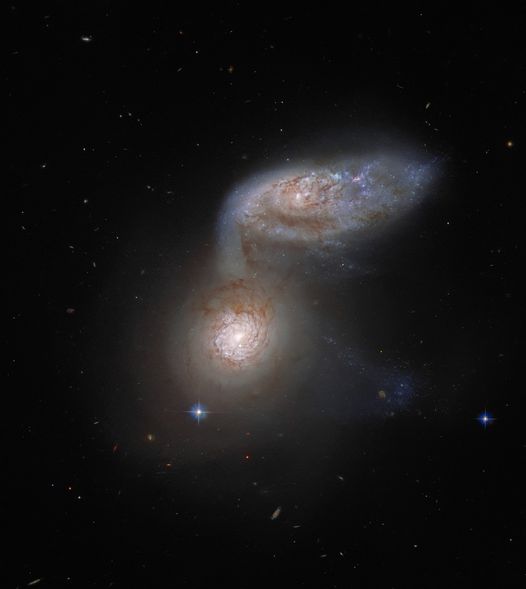 Maxwell_AFH's tweet photo. Muy interesante esta imagen captada por el telescopio Hubble de la NASA.
#nasawebb #nasapp #Ciencia #sciencetwitter #ScienceJobs #Ciencia  #CienciaActual #docentes https://t.co/ZaVVlQ5UXt