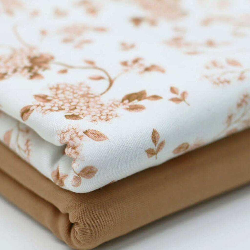 rijs_textiles's tweet photo. JERSEY COTTON FABRIC DIGITAL PRINT PEACH DESIGNS #newfabric #rijstextiles #jerseystoffe #fabricwholesale #tissuengros #stoffgrosshandel #nähemachtglücklich https://t.co/NH91FFvtsE