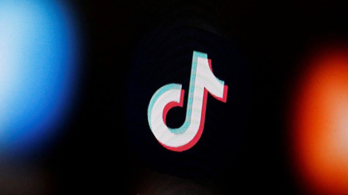 ABD'de TikTok'ta başlatılan öğretmenini tokatla challenge'ından etkilendiği söz edilen bir lise öğrencisi, öğretmenini hastanelik etti. Son haftalarda başlatılan söz konusu challenge'a çok sayıda kullanıcının katıldığı görüldü!  #Akım #etti #hastanelik

e-iyi.com/bu-da-oldu-tik…