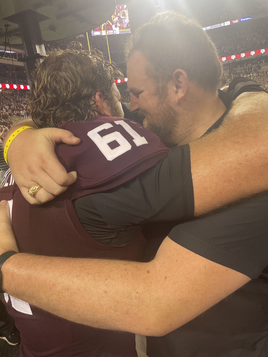 BradenMeador61's tweet photo. Football is an amazing sport. What a day. https://t.co/KfPwIgGztZ