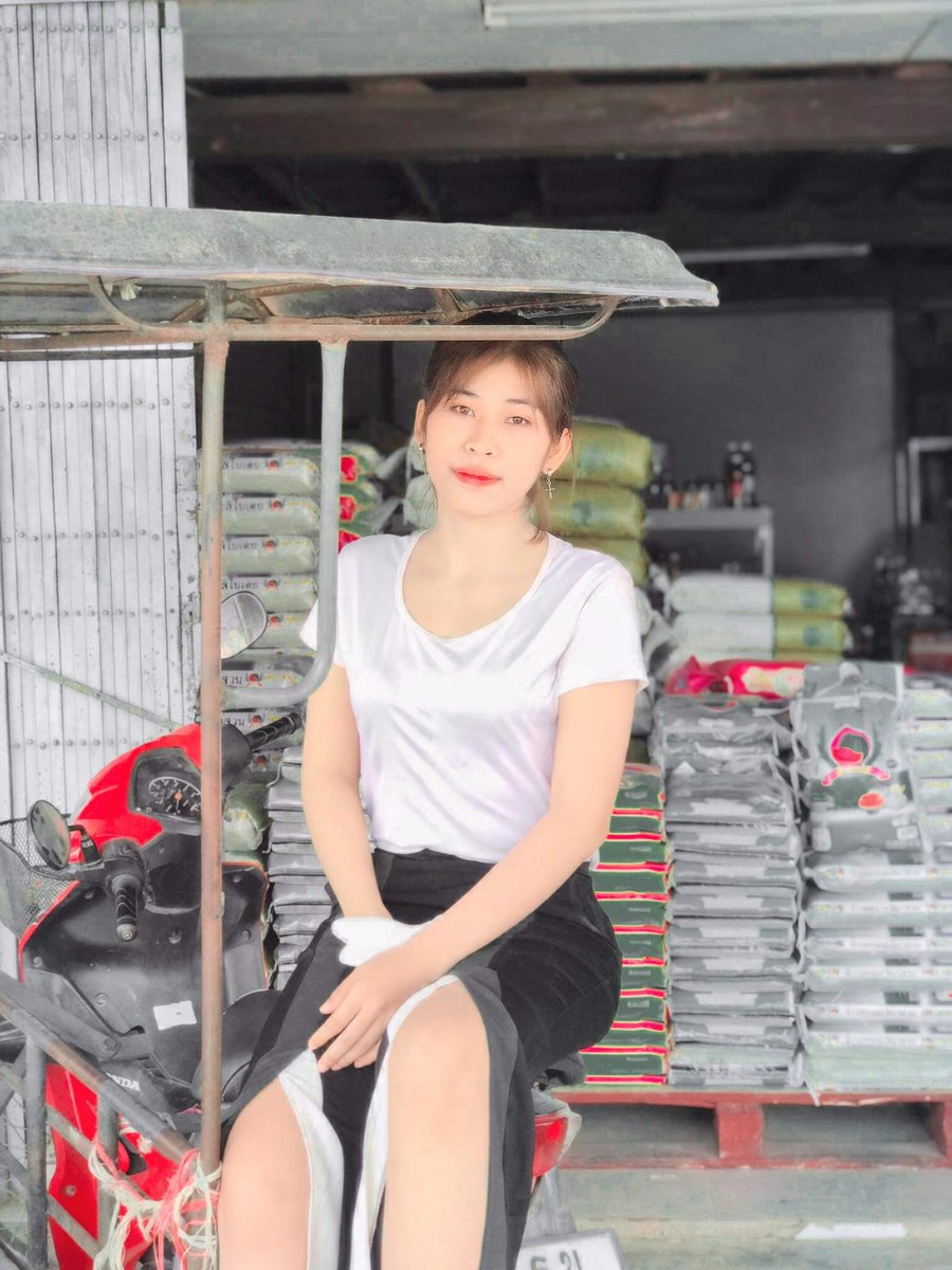 7f3dVBwsmdmqlxf's tweet photo. บ้านน้องไม่มีหรอกรถซิ่ง มีเเต่รถไถนา https://t.co/DPDsx6Md17