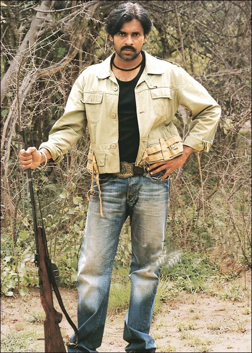 USTHAAD_PK_CULT's tweet photo. Vintage @PawanKalyan unseen #GudumbaShankar working still 🔥
#BheemlaNayak #bhee #BhavadeeyuduBhagatSingh #Pawanakalyan
#USPHD https://t.co/CexA0hknEX