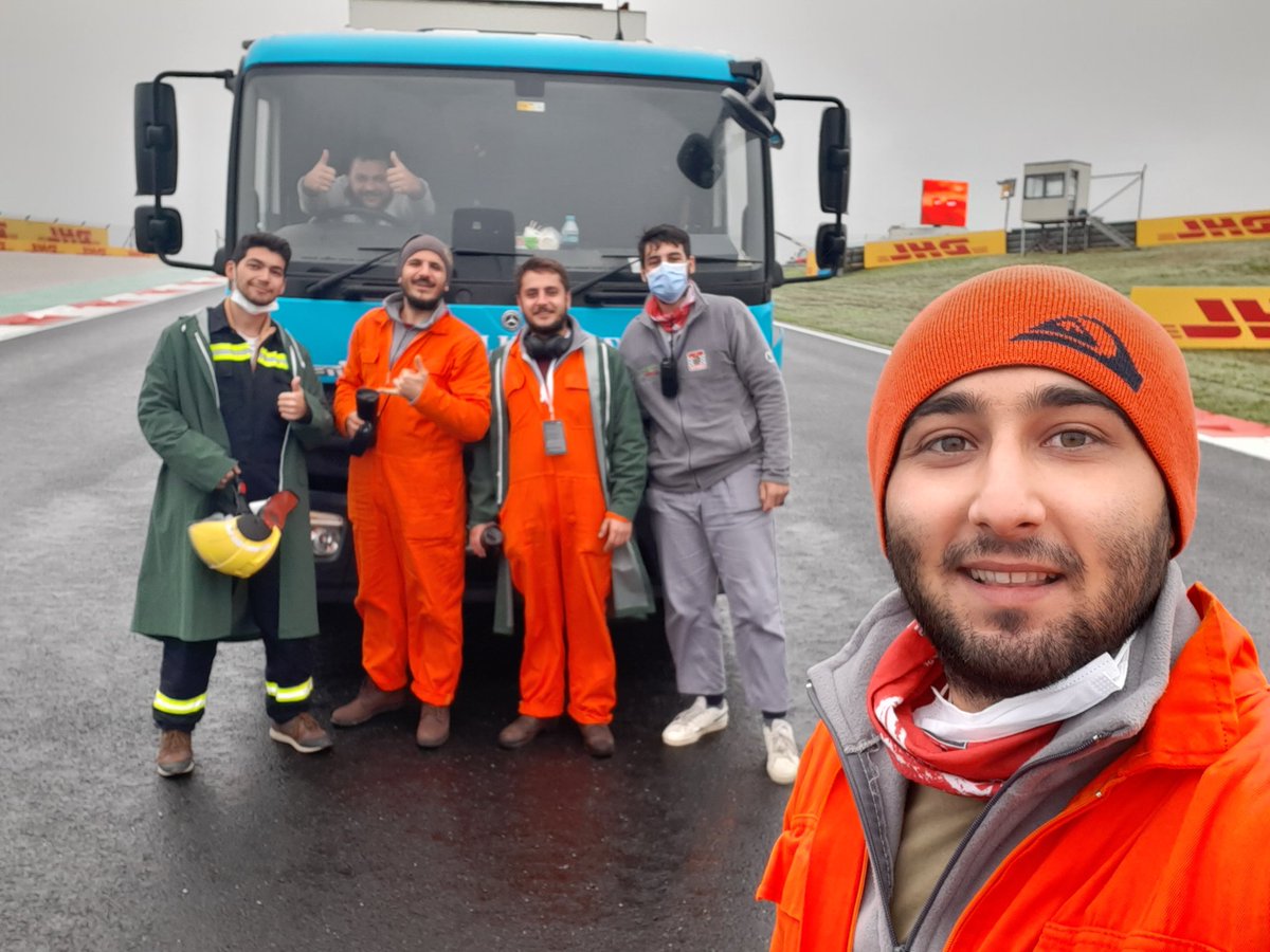 The_Selman's tweet photo. Good morning. We came across with Mercedes AMG drivers on the track 😉 https://t.co/1zVMfvFNCQ