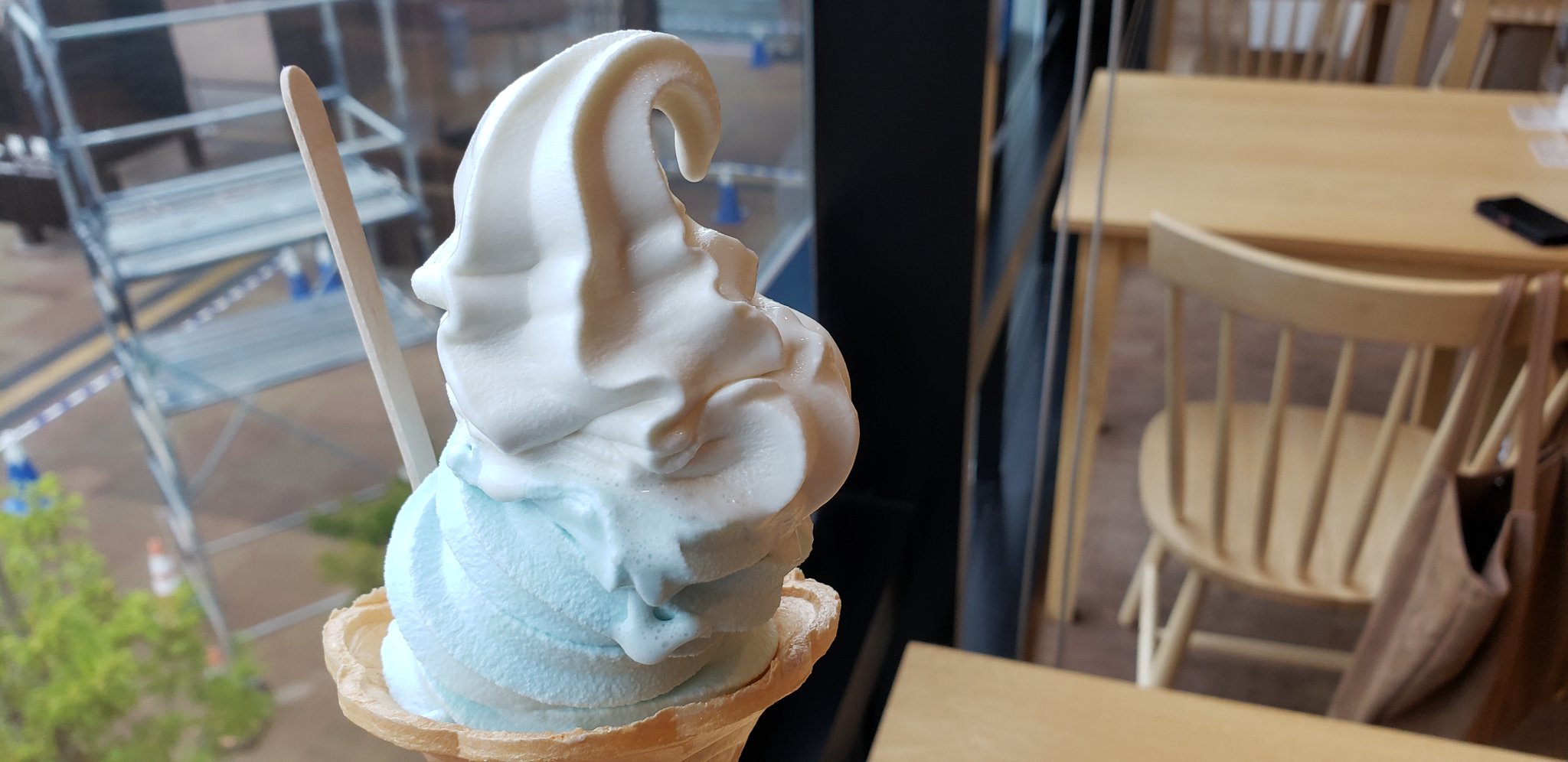 田中ワンダー 2日目東 ク52b 夏コミ 富士山世界遺産センターにやってきた 富士山ソフトクリームは青薔薇味 つまりライスシャワーちゃんの味 ゆるキャンナイス 山梨めぐり T Co Tsitsvhyod Twitter