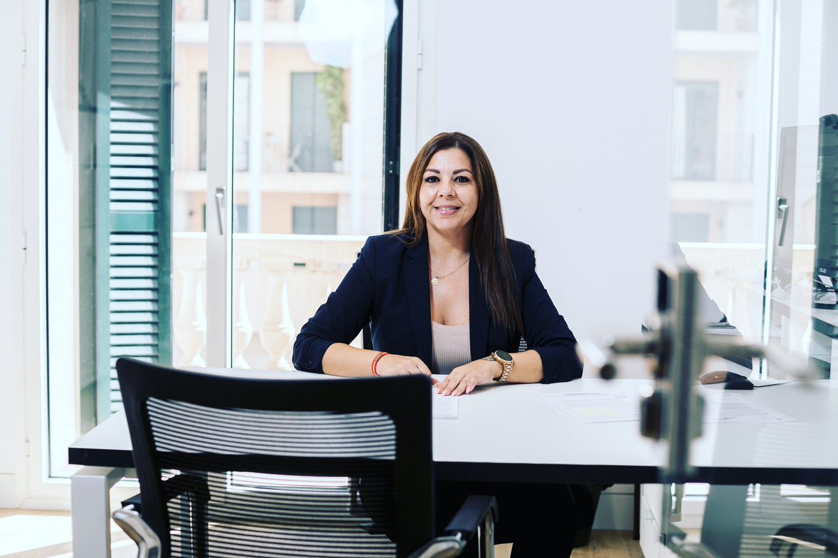 equareabogados's tweet photo. Os presentamos a Carolina Torres; un miembro fundamental de @equareabogados además de nuestra Directora Gerente, Carolina es Graduada en relaciones laborales, Graduada Social, Graduada en derecho, Gestor administrativo y especialista en Extranjería y derecho laboral. https://t.co/YNtghfJpoN
