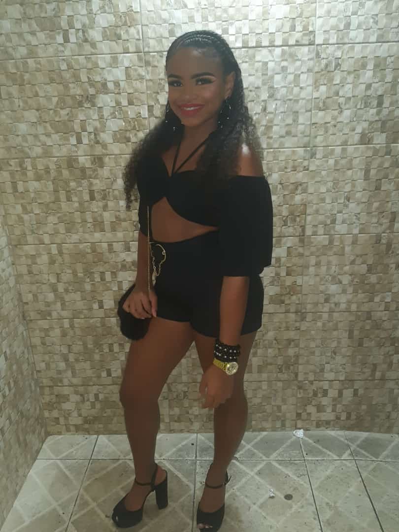 JuliaV2264's tweet photo. ร que eu fico tรฃo bem de all black ๐
๐คญ๐ค
#desexta๐๐ https://t.co/uEHjDeIDqE