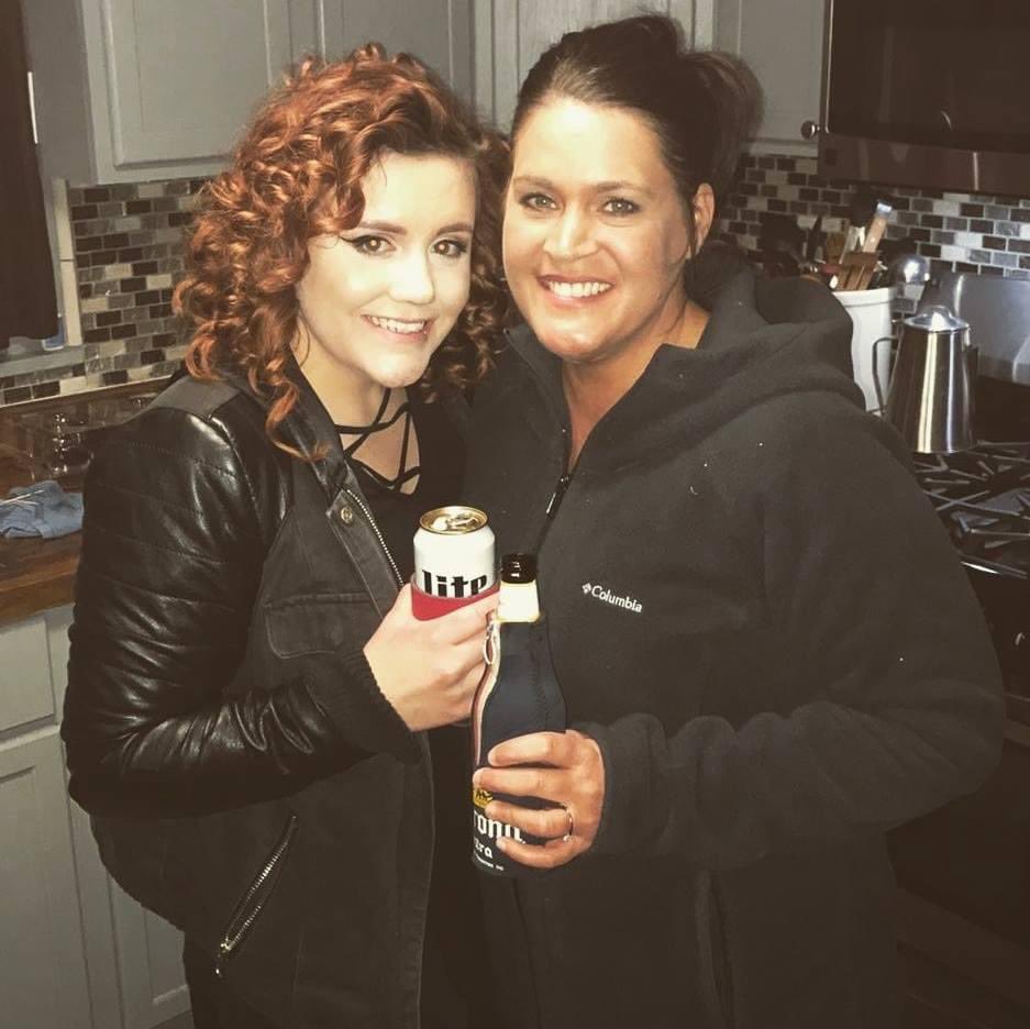 Addie_Jazz's tweet photo. @MillerLite The only squad ya need is your momma, what’s more timeless ❤️ #momanddaughter #contest #MillerTimelessCollection https://t.co/U678pioKgg