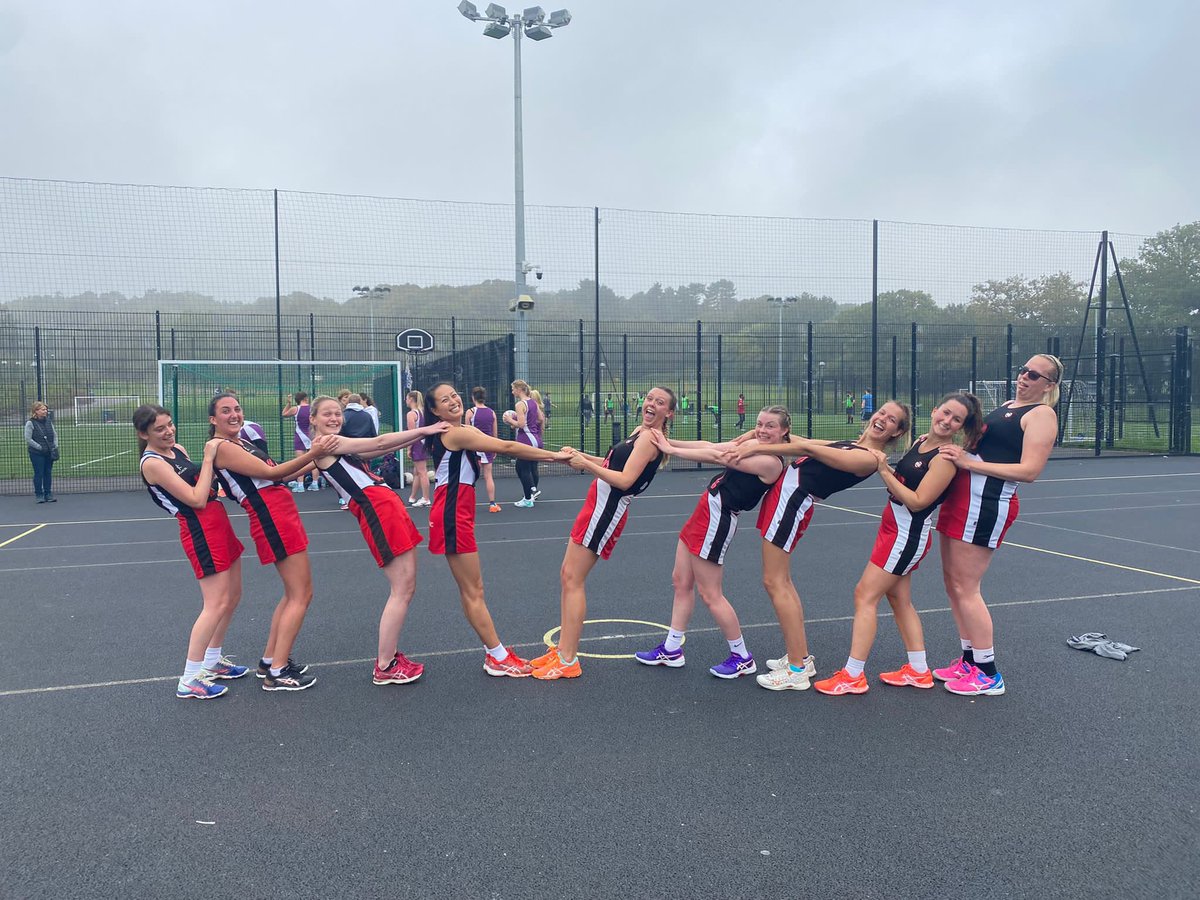 HamptonNetball's tweet photo. Triple win for Hampton today in our Surrey League matches ❤️🖤
⭐️Hampton B won 65-30 vs. Tringham
⭐️Hampton A won 66-30 vs. @CobhamNetball B
⭐️Hampton C won 33-27 vs.  @VandalsNetball B

Thanks for some great matches! https://t.co/77nN62PNra