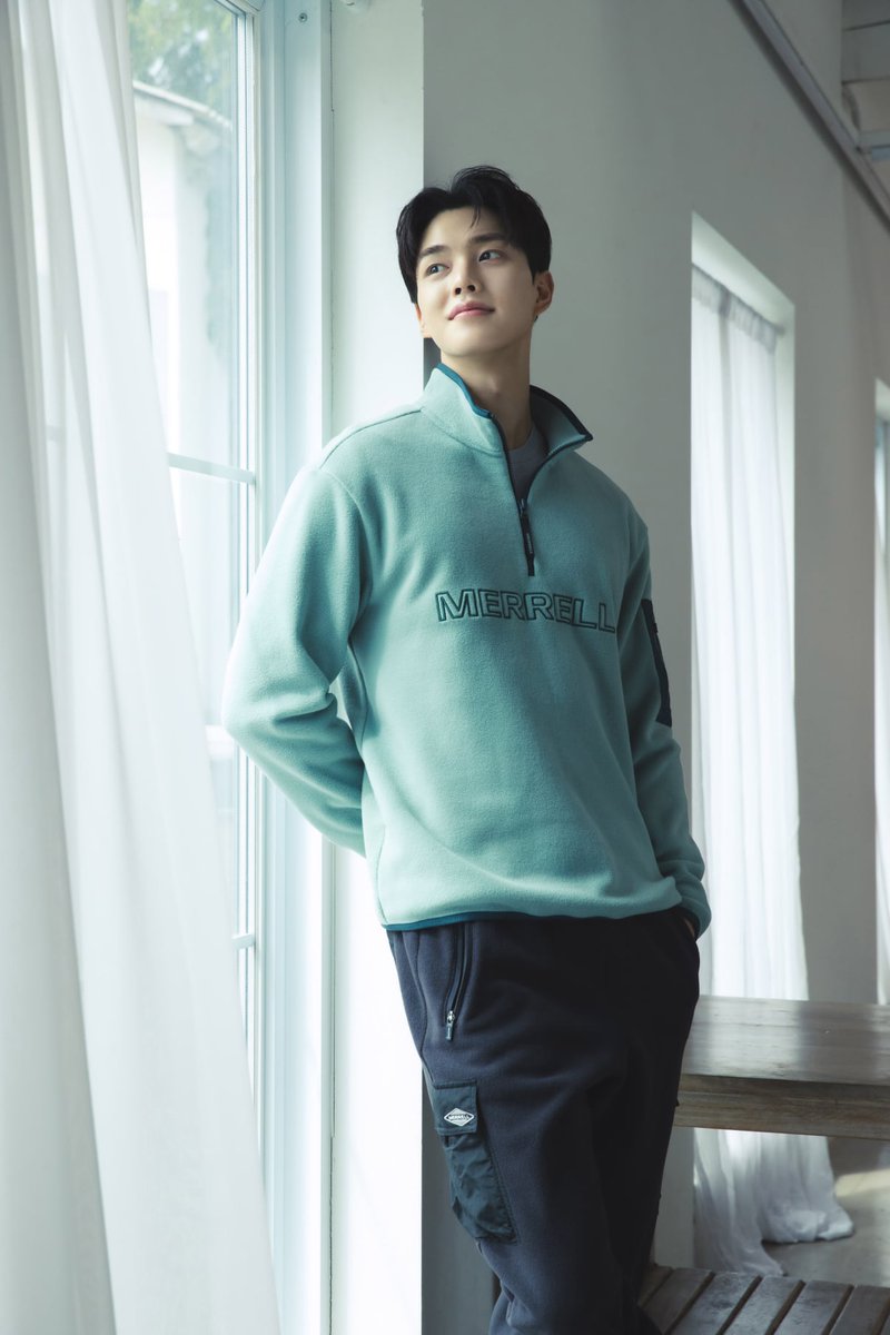 HanSoHeeNation's tweet photo. Song Kang on Merrell Korea IG 🔥
He's visuals is so unreal! How can a Guy looks this perfectly Handsome,Cute,and Hot at the same time! 😍🤩🥰
#SongKang #MerrellKorea https://t.co/FtnhHf43Zm