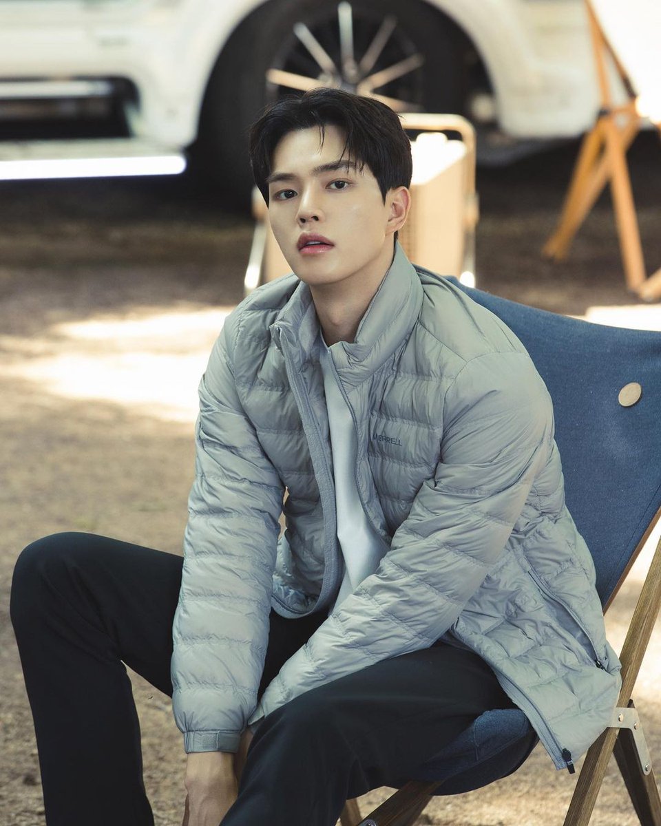 HanSoHeeNation's tweet photo. Song Kang on Merrell Korea IG 🔥
He's visuals is so unreal! How can a Guy looks this perfectly Handsome,Cute,and Hot at the same time! 😍🤩🥰
#SongKang #MerrellKorea https://t.co/FtnhHf43Zm