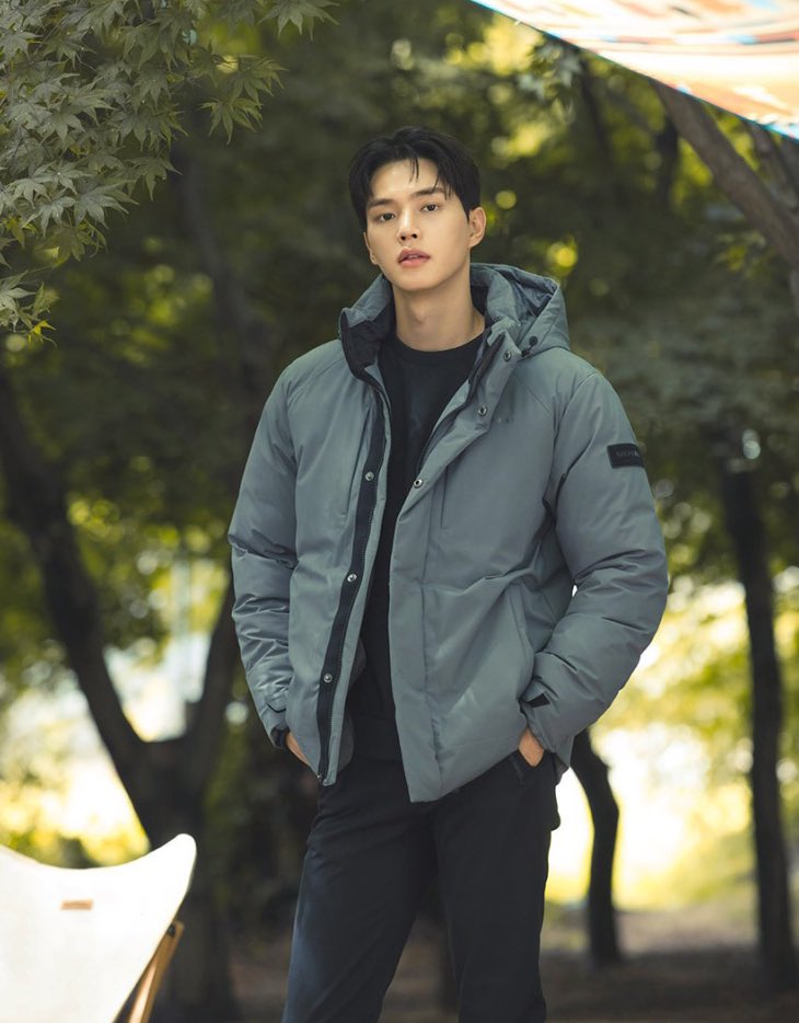 HanSoHeeNation's tweet photo. "He's so tall and handsome as hell"
Song Kang for Merrell Korea 😍🤩🥰
#SongKang #MerrellKorea https://t.co/tb78AEpM1r