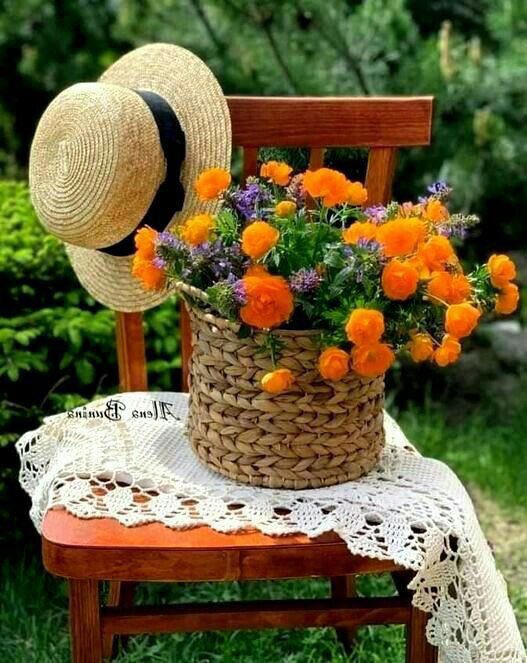 «Πρέπει» Ποιος ανόητος γέννησε αυτό το λόγο, και ποιος τρελός πίστεψε σ’αυτον?«Μ.Καραγατσης»Καλημέρα!