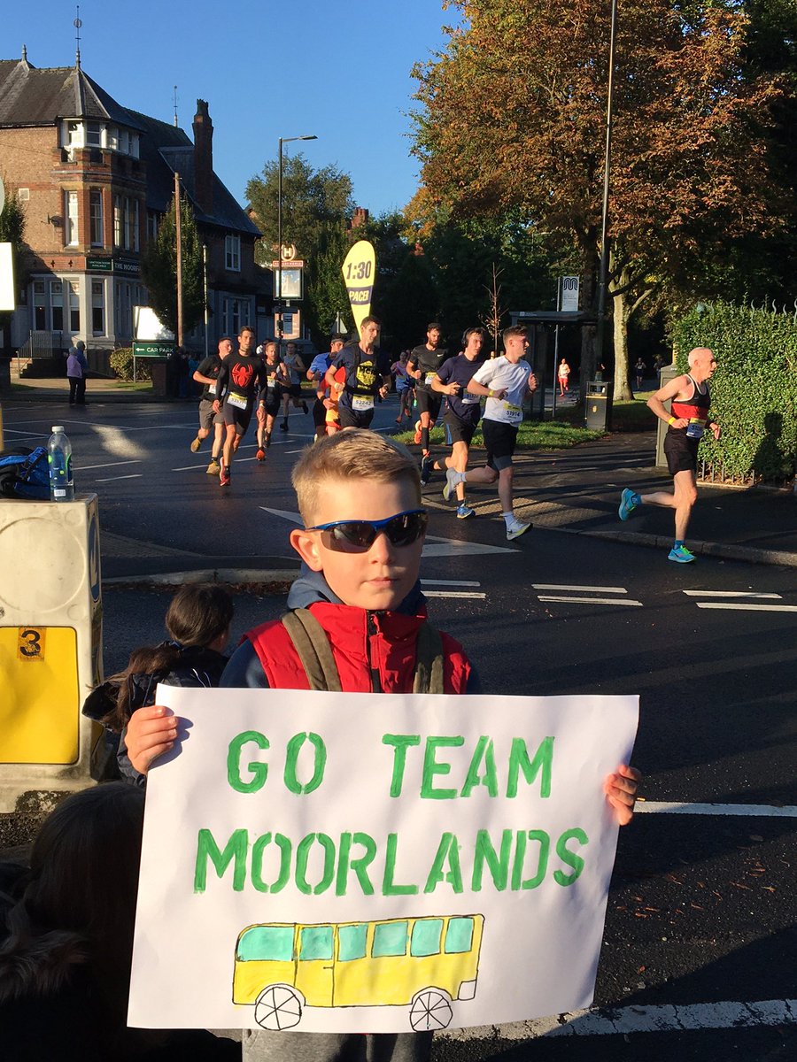 MoorlandsJSSale's tweet photo. The welcome party is out to cheer for our runners raising money for our library bus #librarybus #ManchesterMarathon @StagecoachGM https://t.co/bZEOiqZRQr