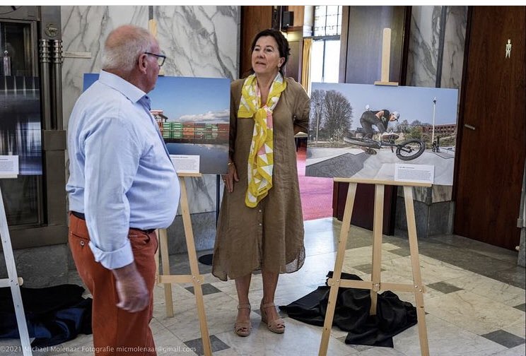 marhendrickx's tweet photo. Blij met de initiatiefnemers van #Fixeer 👏🏼 ook fotografie is een belangrijkste discipline in onze #stadvanmakers. En een vorm die jong en oud, gisteren en morgen kan verbinden. https://t.co/aPYEsaOXFh