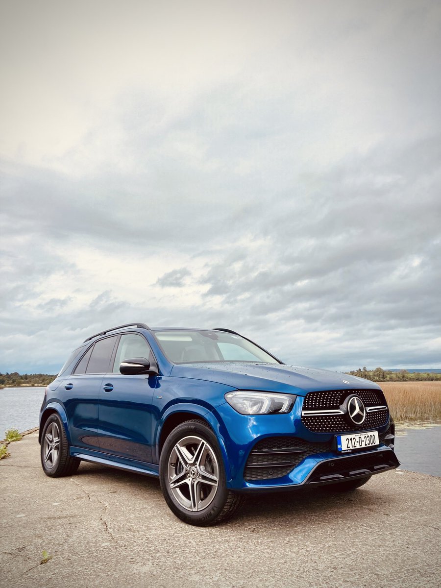 SundayWorldCars's tweet photo. Today’s review is of the Mercedes GLE 350d PHEV 

It’s a diesel plug-in hybrid 🤯

#Mercedes #MercedesGLE #PHEV #Hybrid https://t.co/P80ZZraGNf