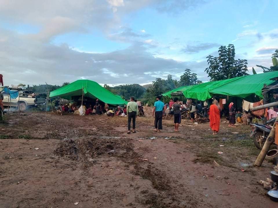 RvlBurma2's tweet photo. Since September 14, more than 6,000 people in 18 villages in the #Panketu village tract in Southern Shan State's Mongkaing Township have been in dire need of food, medicine &amp; human supplies due to fighting between RCSS &amp; SSPP.@Refugees @ICRC @UNICEF

#WhatsHappeningInMyanmar https://t.co/PXirPMKLgh