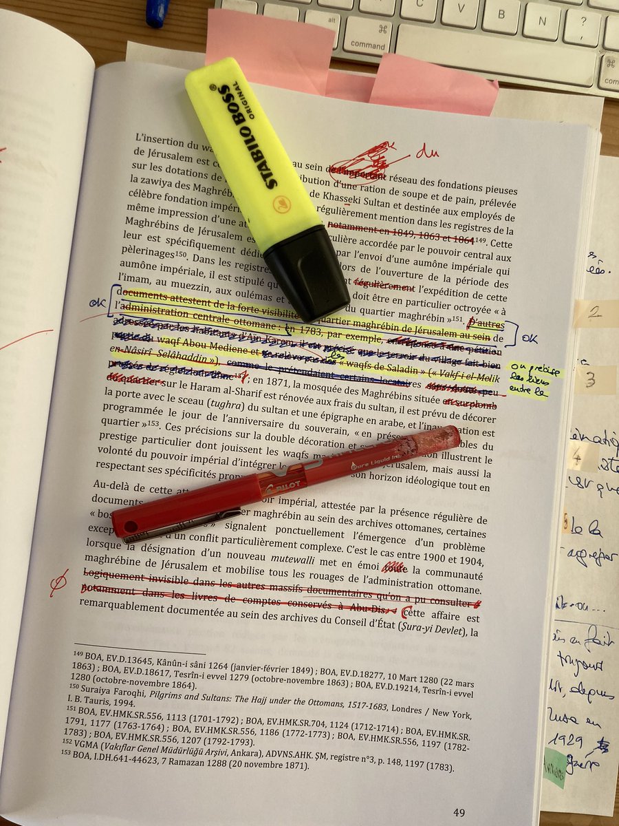 v_lemire's tweet photo. … Dernières retouches, on y est presque !!! @EditionsduSeuil #HDR #21janvier2022 … &amp; the same will be published in English by @Stanford University Press in Autumn 2022 #OneWorld #Translation #Transmission https://t.co/u621qTp2V0