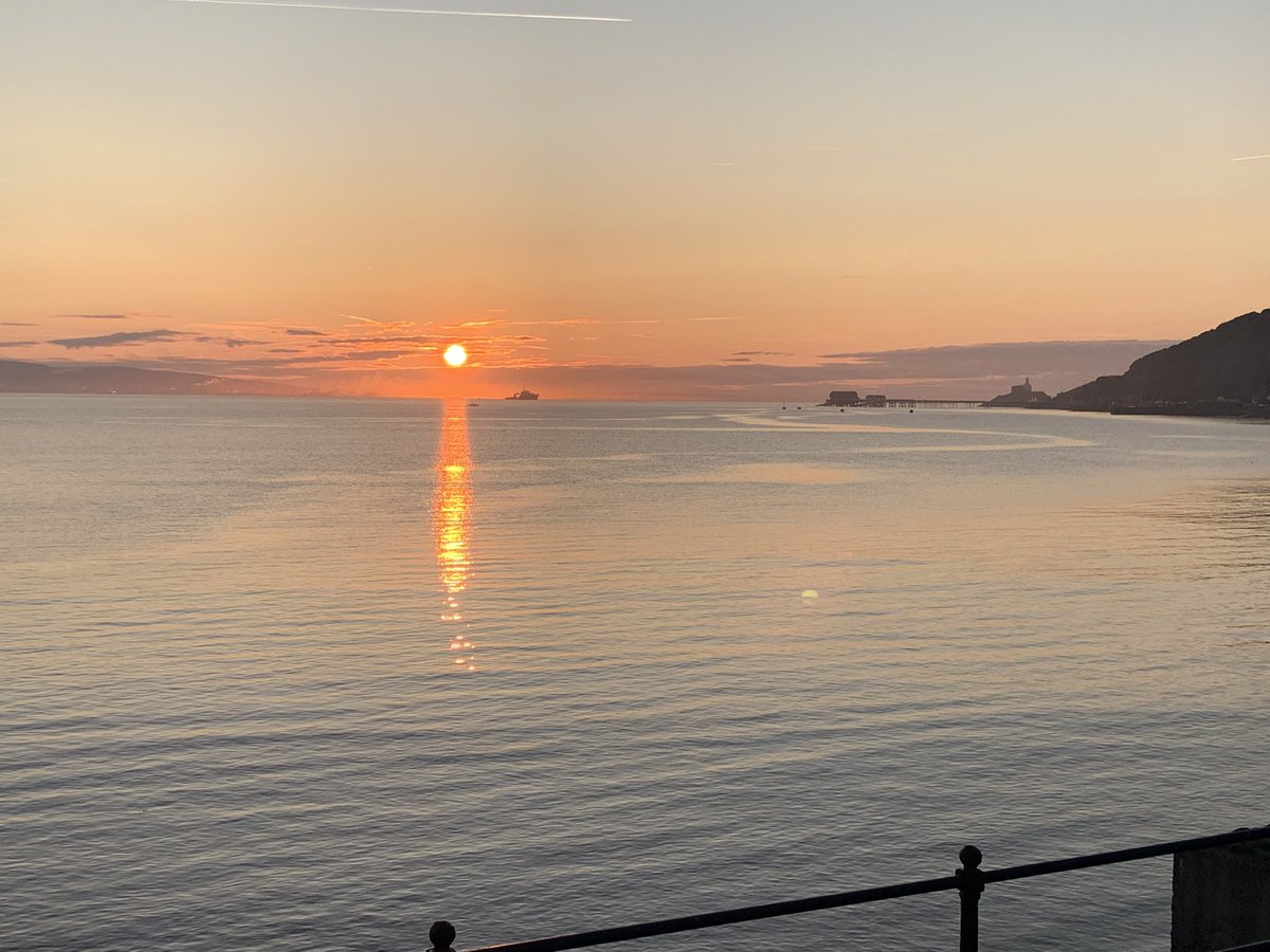 truffletruffle's tweet photo. Mumbles this morning at sunrise and the promise of a nice October day. https://t.co/iQtd9bgP8P