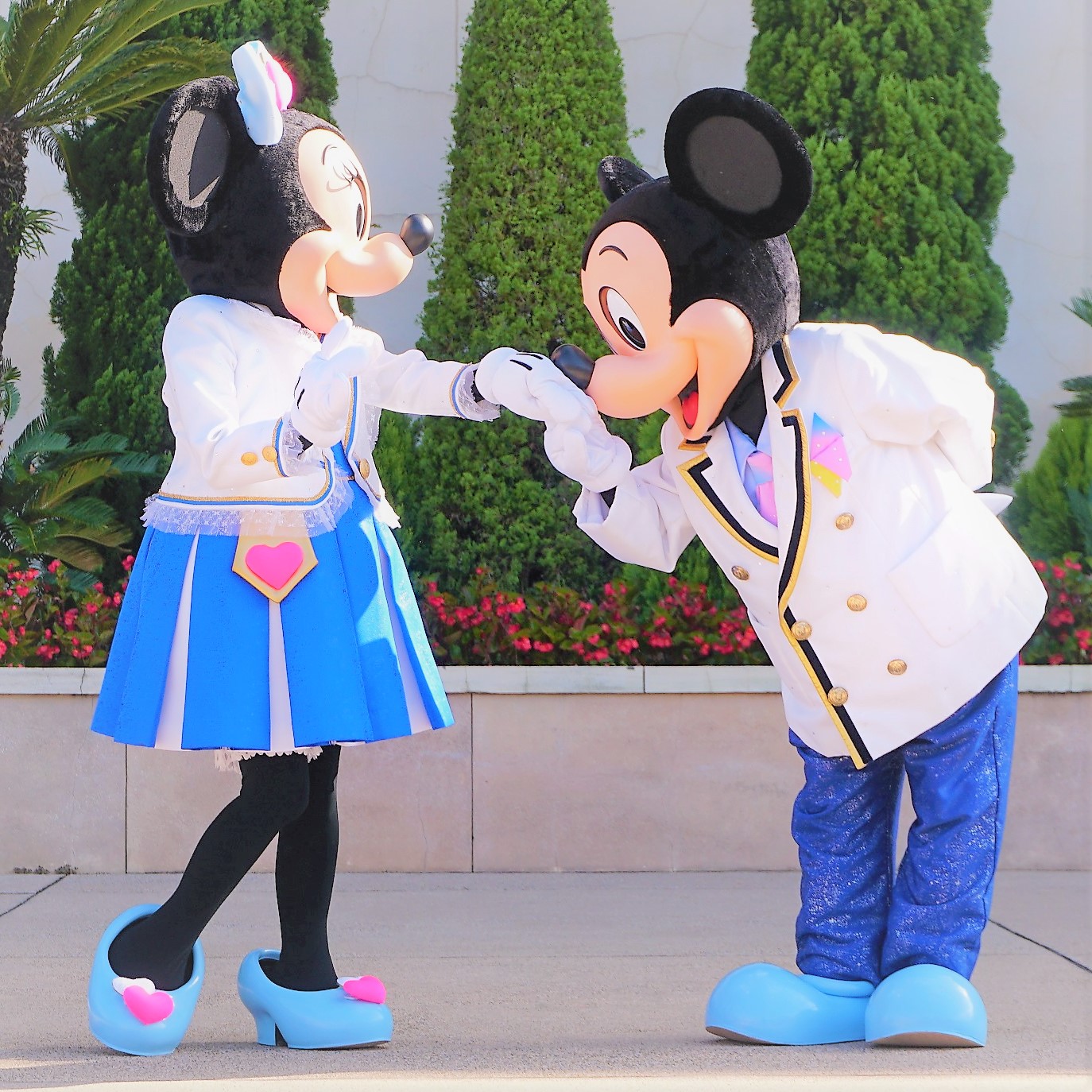 まっちゃこーひー Twitterren ミッキーの鼻キスはいつ見ても絵になるから恐ろしい ディズニー Disney ミッキー ミニー Mickey Minnie 東京ディズニーシー ディズニーシー T Co Bfettcmimz Twitter