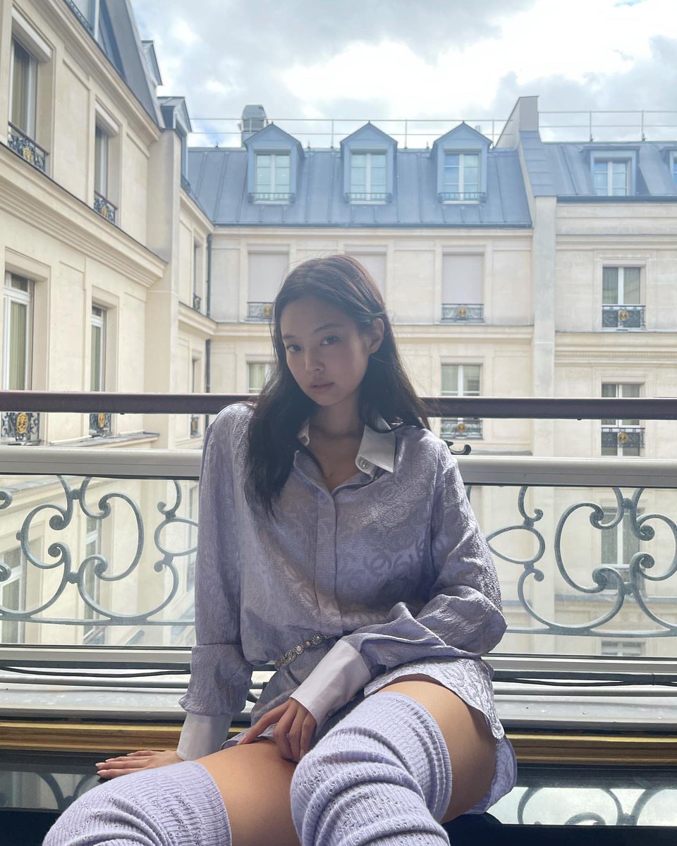 blackpinkbabo's tweet photo. Jennie IG update ❤️ @Blackpink 

‘☁️☁️☁️’

#JENNIE #제니 #BLACKPINK https://t.co/hSUN5VbJyW