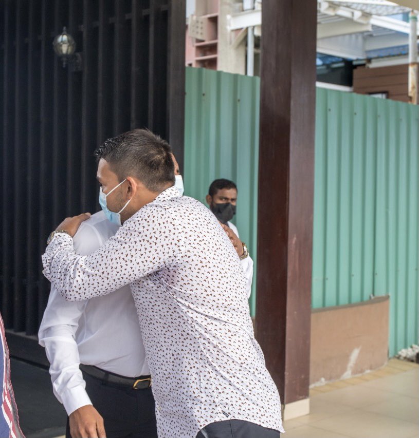 AhmedMahloof's tweet photo. Welcome back to Maldives dear brother, Minister @RajapaksaNamal. See you this evening at the Stadium as Maldives takes on Sri Lanka in #SAFFChampionship. 

The match is looking too exciting for us to sit together for the entire 90 mins.😀
🇲🇻⚽️🇱🇰 https://t.co/wFCBpDKTnX