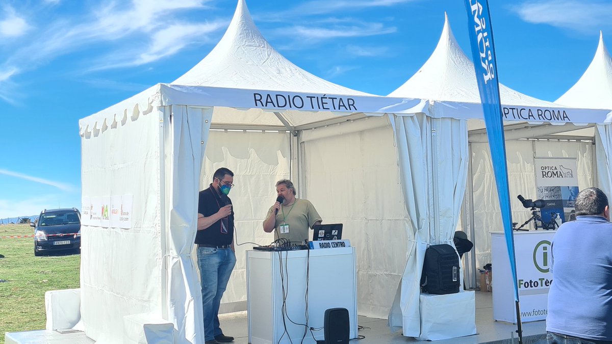 Vamos al lío !!! ayer estuve en <a href="/ornitocyl/">Ornitocyl</a> con muchos amigos, entre ellos <a href="/pacomlopez/">Paco López</a> y <a href="/RadioCentroAv/">Radio Centro</a> que están haciendo un gran trabajo con su emisora en este evento ornitológico. 

Os dejo programa de hoy para <a href="/ornitocyl/">Ornitocyl</a> ornitocyl2020.es/tenemos-progra…
 
📸 <a href="/Meteoavila2/">MeteoÁvila</a>