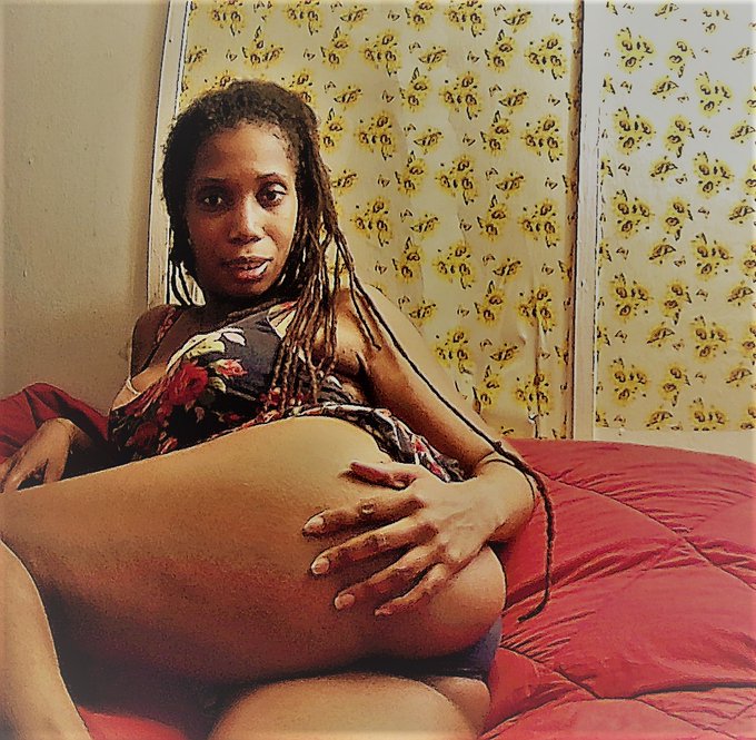 I have been camming guys just more on the private level. Don't worry be live soon ya. https://t.co/8