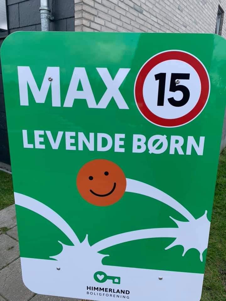 nevadonoah's tweet photo. En anden form for populationskontrol.

Hvad mon der sker når der flytter en ny børnefamilie ind i Himmerland Boligforening?

#Ditmorgengrin #humor https://t.co/A1ax4TULun