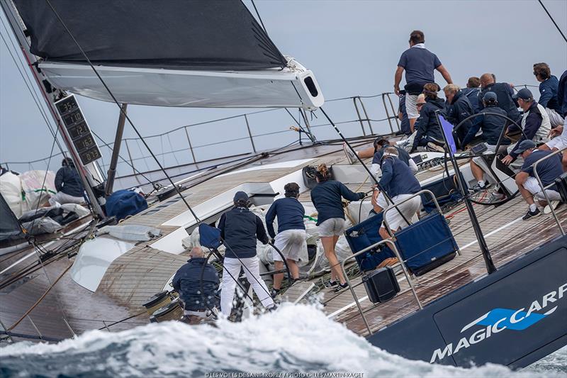 Les Voiles de Saint-Tropez - Maxi fan zone! The perfect backdrop for the 45 Maxis competing in this Saturday finale - <a href="/VoilesSTOrg/">Voiles de Saint-Tropez officiel</a> yachtsandyachting.com/news/242690/Ma…