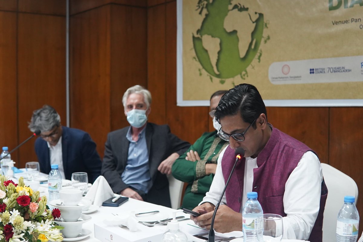 YouthNetGlobal's tweet photo. @ClimateParl hosted a national-level dialogue on `Youth Action: Climate Finance Efficacy in Bangladesh in partnership with #YouthNet, @ParliamentBd &amp; Earth Soicety. This program was supported by #Prokas, British Council. https://t.co/7jQV5GFKm9