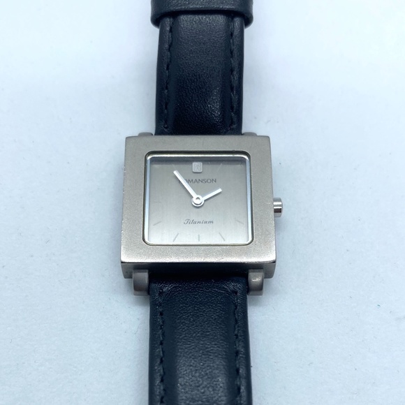 te_andra's tweet image. So good I had to share! Check out all the items I'm loving on @Poshmarkapp from @skrloverespect #poshmark #fashion #style #shopmycloset #thomasdean #truereligion #romanson: posh.mk/RdEGlc2Dekb