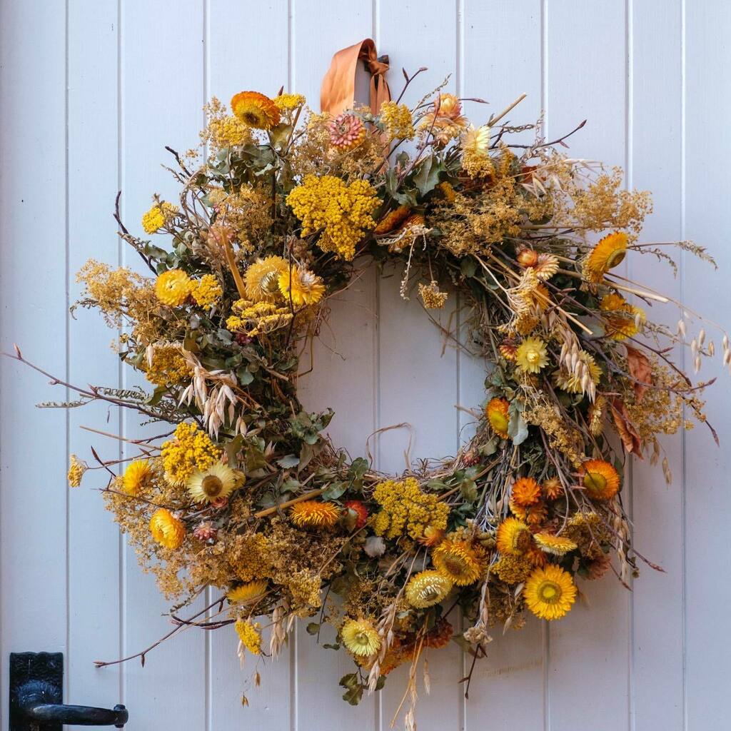Autumn 🍂 wreaths are seasonal moments and the inspiration for our live online class "sustainable everlasting autumn wreaths"
.
.
If you'd rather not leave the comfort of your own kitchen - you've had a long summer growing forever flowers and quite ho… instagr.am/p/CU1viydsROg/