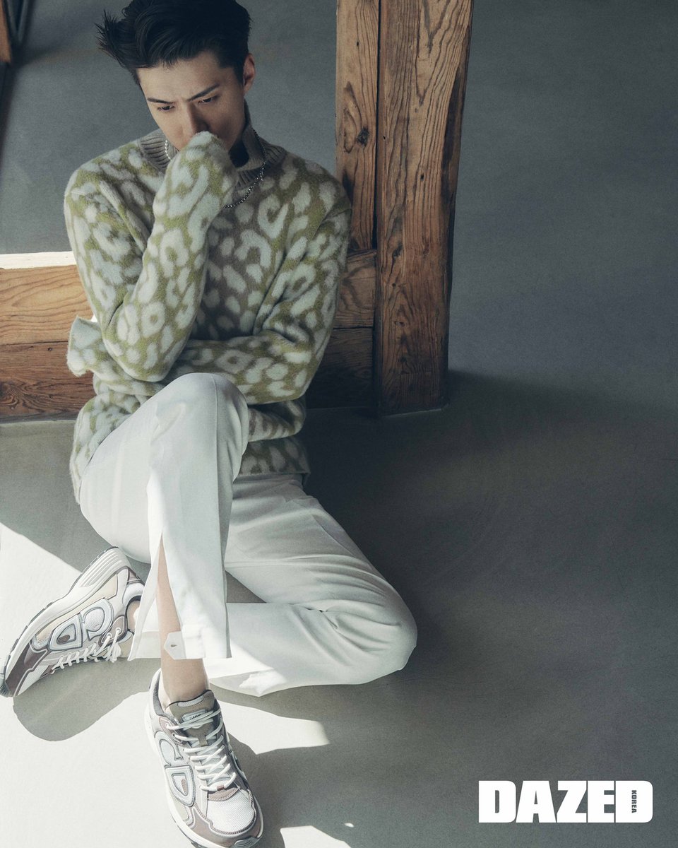 DIOR MEN X SEHUN #협찬
 
아티스트 디렉터 #킴존스 의 #디올 2022년 봄 남성 컬렉션을 입은 #세훈 을 삼청동의 한옥에서 담았다. 
세훈이 반한 디올 B30 스니커즈는 오는 10월 14일부터 디올닷컴을 포함하여 국내 남성 디올 부티크에서 구입할 수 있다.
 
#DiorSpring22 #DiorB30