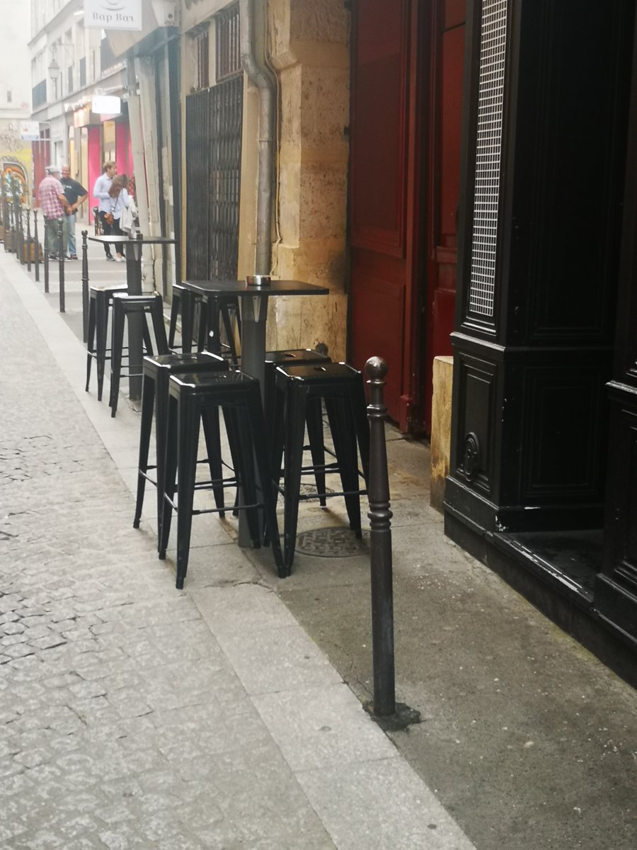 NousQuincampoix's tweet photo. @BobMora55447137 @PierreStezen @CollectifNS @Parisjecoute #Balancetonbar #RueQuincampoix
#Demory, 62 Rue Quincampoix, 75004 Paris
#Barberousse, 60 rue Quincampoix, 75004 Paris
(Nuisances nocturnes & privatisation de poteaux publics) @CollectifNS @Terrasses_75 @prefpolice @Parisjecoute https://t.co/j23TOkhgpf