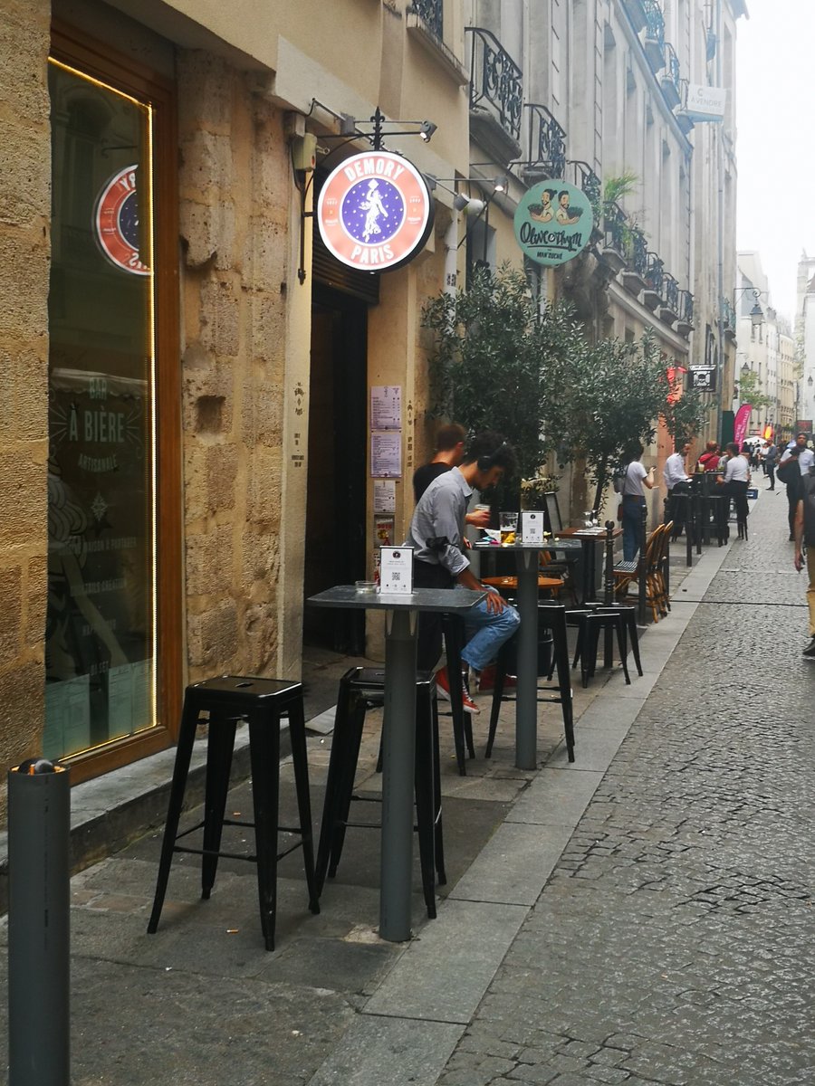 NousQuincampoix's tweet photo. @BobMora55447137 @PierreStezen @CollectifNS @Parisjecoute #Balancetonbar #RueQuincampoix
#Demory, 62 Rue Quincampoix, 75004 Paris
#Barberousse, 60 rue Quincampoix, 75004 Paris
(Nuisances nocturnes & privatisation de poteaux publics) @CollectifNS @Terrasses_75 @prefpolice @Parisjecoute https://t.co/j23TOkhgpf
