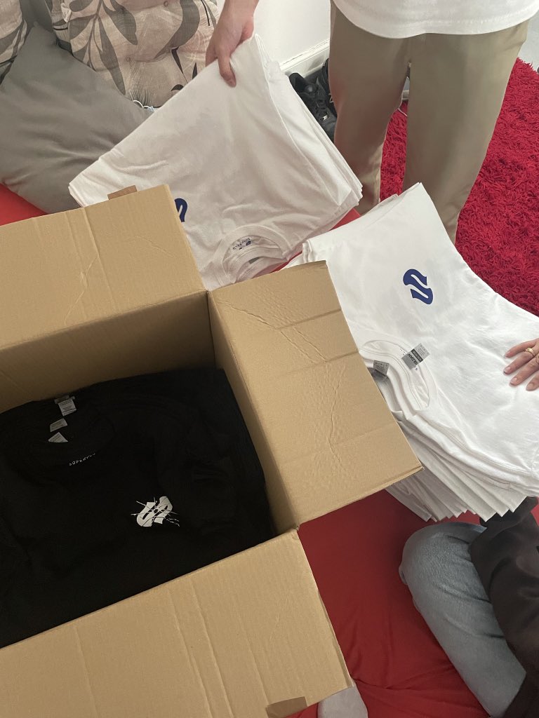 assertiviste's tweet photo. On va bientôt lancer les stocks pour @superflushop! On a énormément travaillé sur la qualité du tshirt et de l’impression. On a d’ailleurs ajouté une étiquette thermo collé. Ça va bientôt drop. 

@SAMfernand3s vous en dira des nouvelles. https://t.co/6CXB28Pqa2