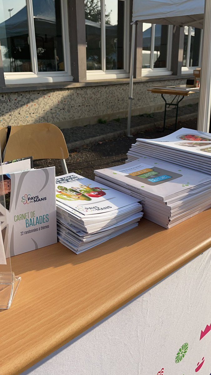 PaysduMans's tweet photo. Le @PaysduMans est présent ce jour à #ruaudin pour la fête entre flore et nature près du gymnase ! Retrouvez nous sur notre stand #lemans #sarthe #randonnee #nature https://t.co/GMOJp6c2nl