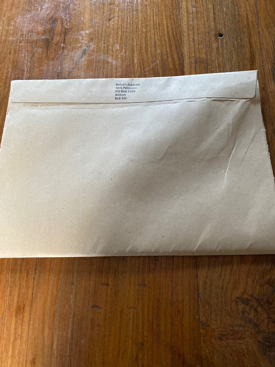 1/ A thread about annual allowance in 20/21👇 [+ new free tool] Many will have received a nasty brown envelope from @nhs_pensions this week. If you have (and even if you haven't) you may need to take action. Pay attention and share (please RT) with colleagues who may need this!