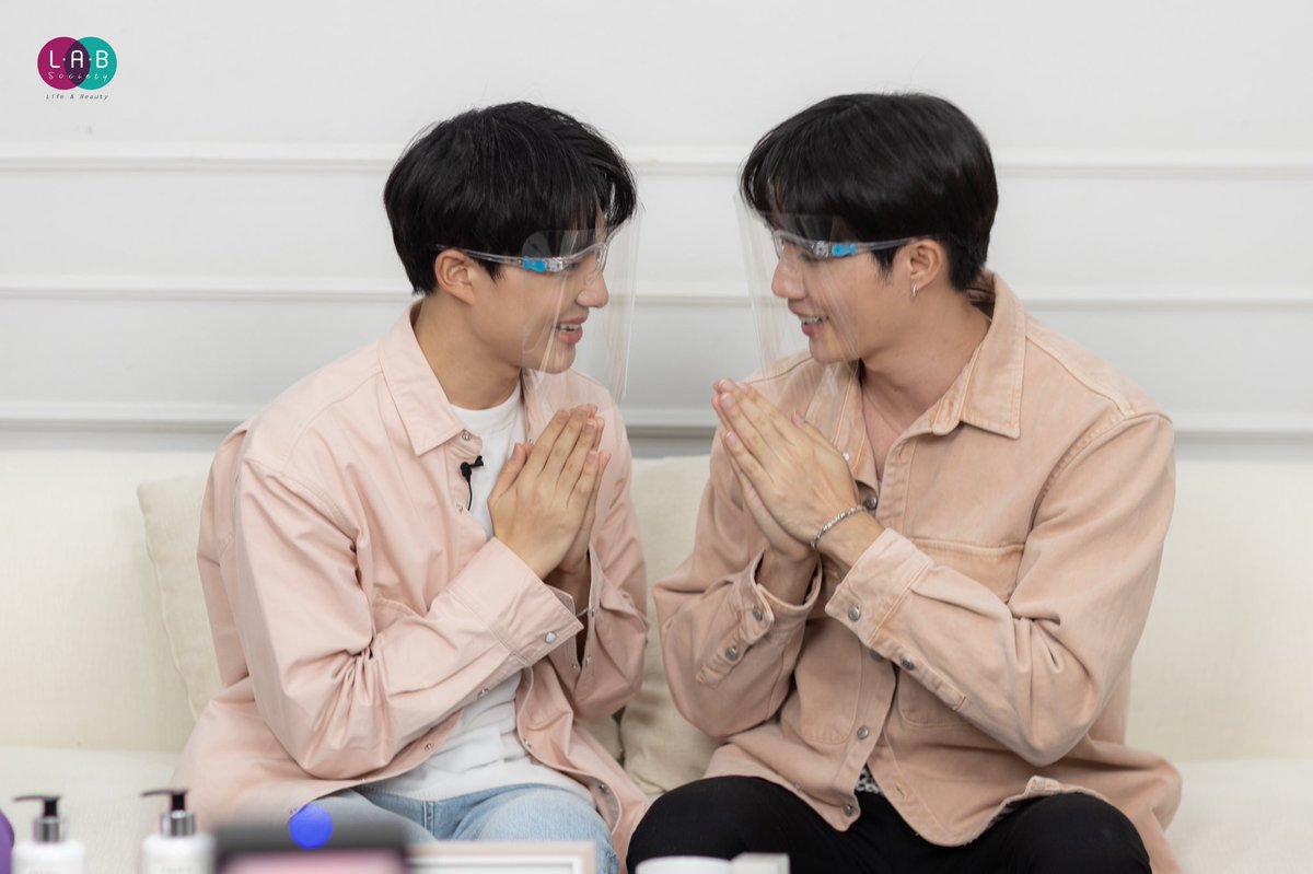 LABSocietyTH's tweet image. เบื้องหลังความน่ารักจากงาน ZeeNuNew Heart Made Exclusive Live By LAB Society ขอบคุณ ซีนุนิว และแฟนคลับทุกๆท่านมากๆนะคะ

📸  facebook.com/24464646270628…

#LABSocietyLiveZeeNuNew #ZeeNuNew #ซีนุนิว #LABSocietythailand