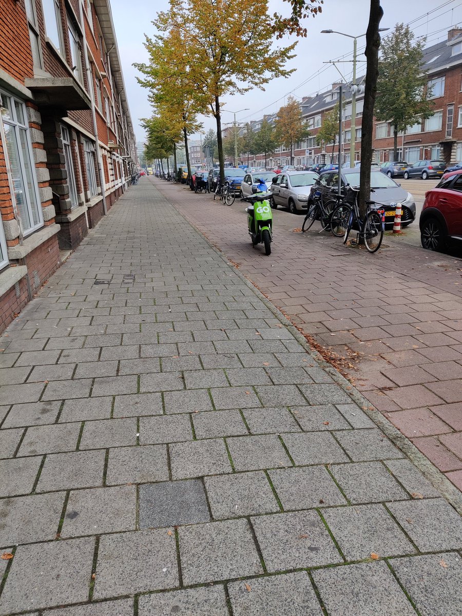 Heb er weer eentje <a href="/parkfelyx/">parkfelyx</a> een <a href="/gosharingoff/">GO Sharing</a>  die nu echt meteen moet worden opgehaald. Midden op het fietspad Genestetlaan 237 om 09.55 uur in <a href="/GemeenteDenHaag/">Gemeente Den Haag</a> <a href="/POL_Laak/">Politie Basisteam Laak</a> misschien kunnen jullie er er iets mee?