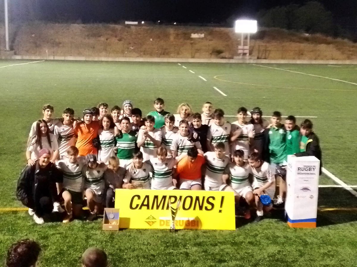 📣  Nuestro equipo S 16 se ha proclamado campeón 🏆del primer torneo Mediterráneo de Rugby 🐬🐬🐬 celebrado en Sitges 🏉

¡Enhorabuena, Campeones. Nos espera un gran año! 👏👍🔝💪🏻

#SomValenciaRugby #TotsSumem #rugbyyvalores #rugbyydiversión #VamosValencia