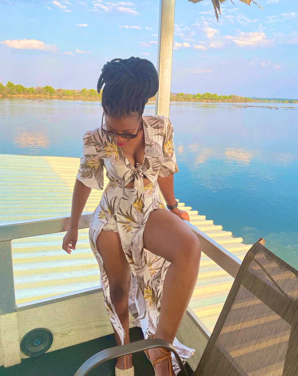 Yvonne_Maphosa's tweet photo. Finally letting my hair down and vacationing in the motherland 💃

📍 Victoria Falls 🇿🇼

#Crestasprayview
#TravelZimbabwe https://t.co/BrpCk3jlZt