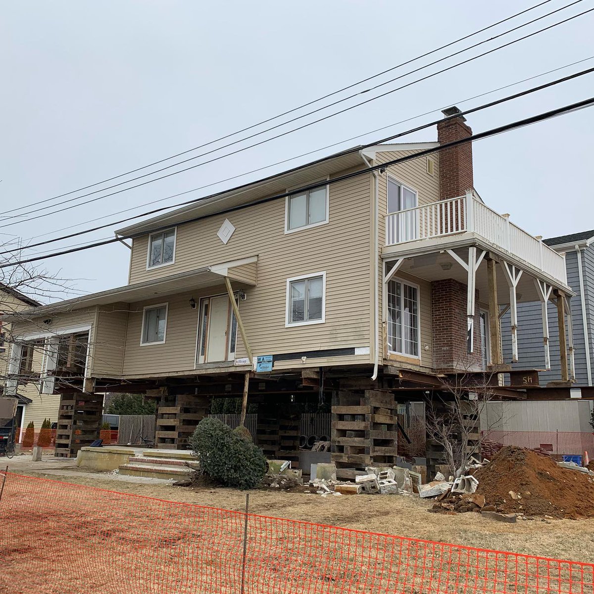WAHouseMovers's tweet photo. W.A. raised this home in Rumson, NJ in order to make the dwelling FEMA compliant.

Visit Us: https://t.co/ztcE4QorBs
📧Mail us: info@wabuildingmovers.com
📲Call Us: (908) 654-8227
#Rumson #housemove #houseraising #housemoving #newjersey https://t.co/Gg9Sy3uz8Y