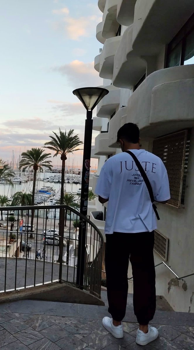 andresbraza_'s tweet photo. Las dejo por aqui tb 🤟🏼 https://t.co/zRmSKe6sE4