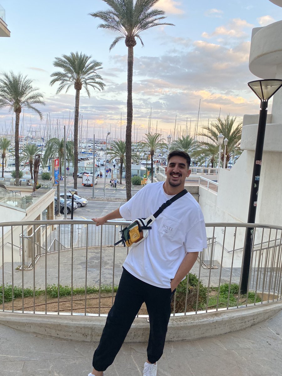 andresbraza_'s tweet photo. Las dejo por aqui tb 🤟🏼 https://t.co/zRmSKe6sE4