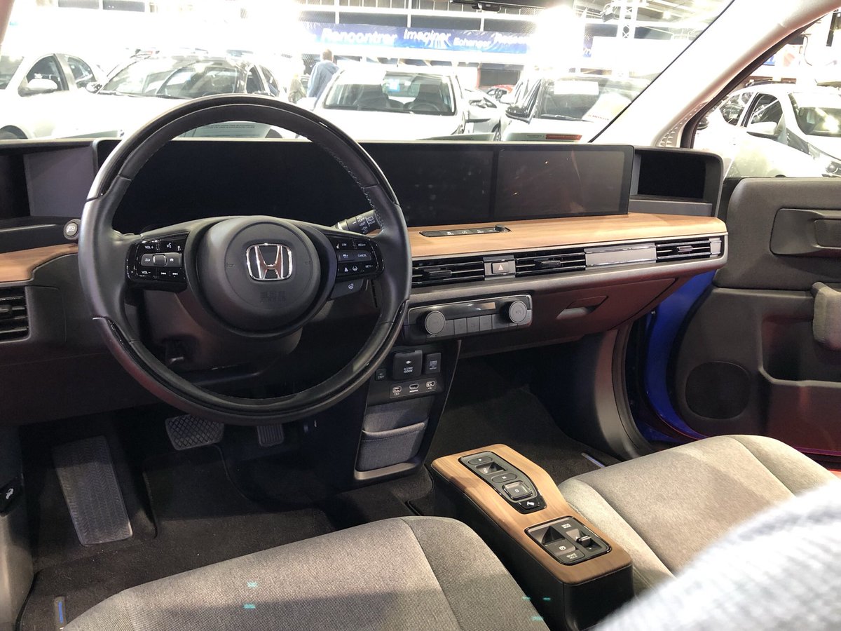 SalonAutoPau's tweet photo. Le Groupe Clim expose la nouvelle #HondaE dans le Hall Béarn 😉
Venez rencontrer l’équipe de la concession pour en savoir plus sur ce modèle électrique 154CH ! https://t.co/ZEry0q2eh4
