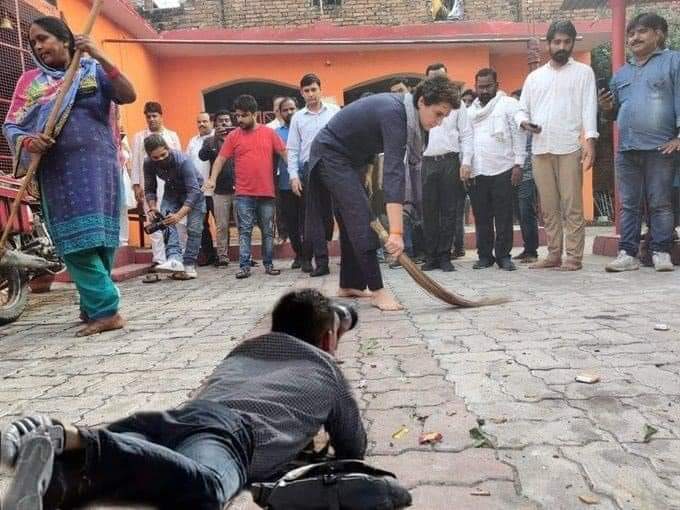 IamArjunTrehan's tweet image. #LightCameraAction @priyankagandhi @INCIndia वाह वाह छा गए !

#Lakhimpur #योगी_जी_लठ_बजाओ