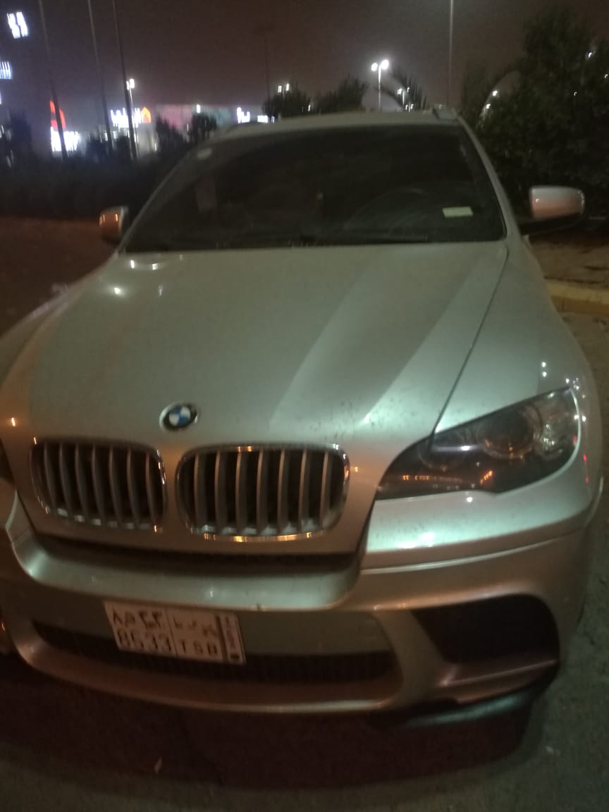 سلام عليكم.
يا الله ارزقني بهذي السياره 
أمنيتي هذي السياره BMW